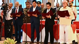 Four sworn in as ministers, two more as state ministers