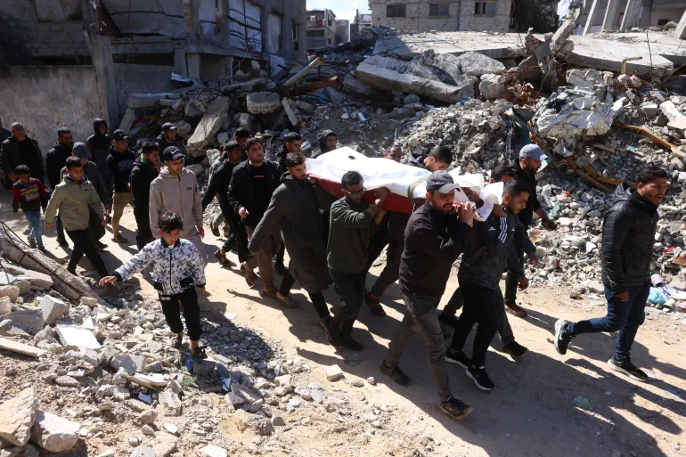 Israeli forces kill one in Gaza as
another body recovered from rubble