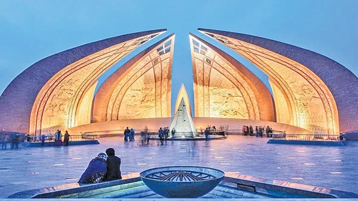 Pakistan: From peaks to shores