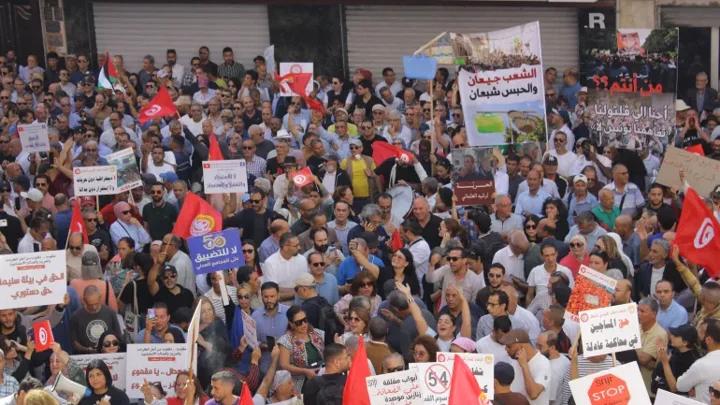 Tunisia’s economic crisis deepens as promise of a better life fades