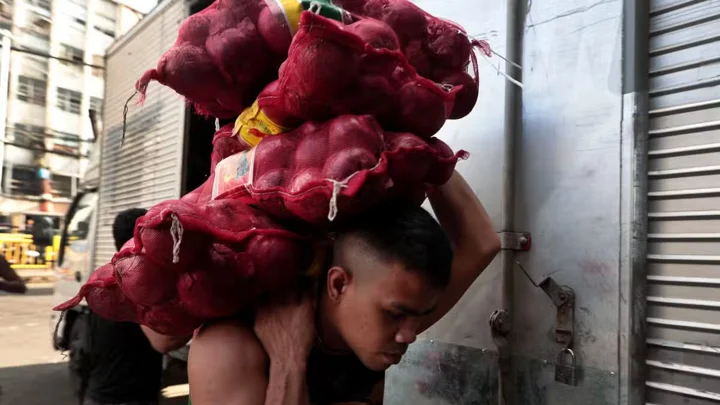6 Firms in ‘onion cartel’ face USD 2.90 crore fines in Philippines