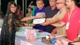 Shammi Tultul gets Babui Best Seller Award for her book ‘War Between Ant and Elephant’