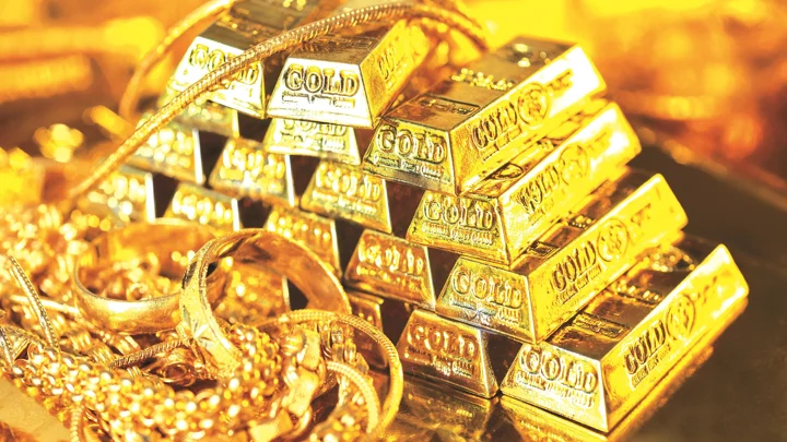 Gold prices reduce in Bangladesh market