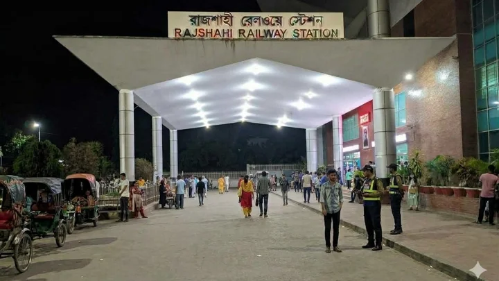 4 members of railway security suspended for beating RU student at Rajshahi station