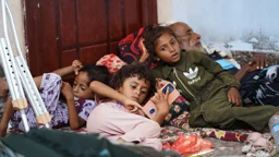 More than 100,000 displaced as they flee violence in Yemen: UN