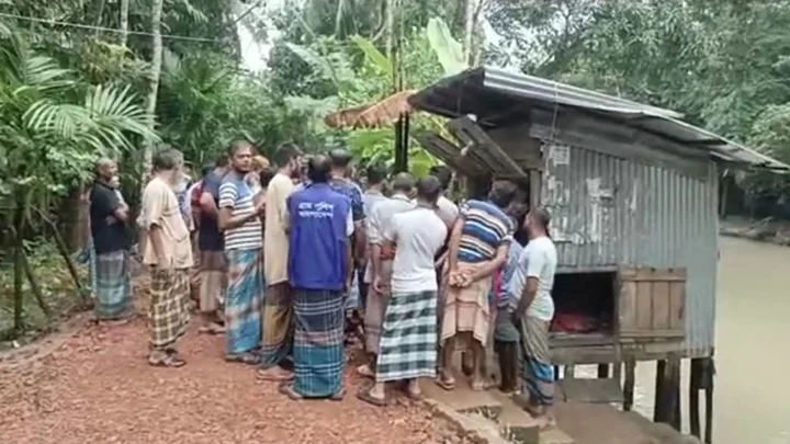 হাতে রশি নিয়ে ঘুরছিলেন চা দোকানি, পরদিন মিলল ঝুলন্ত মরদেহ