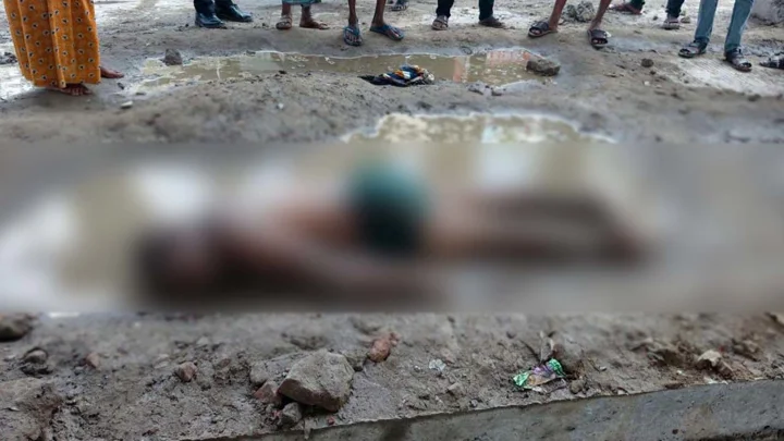 গাইবান্ধায় মোবাইল চুরির অভিযোগে যুবককে গণপিটুনি