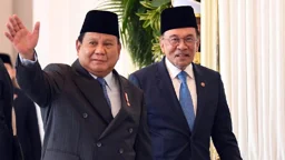 Anwar, Prabowo discuss forest fires, Middle East conflict