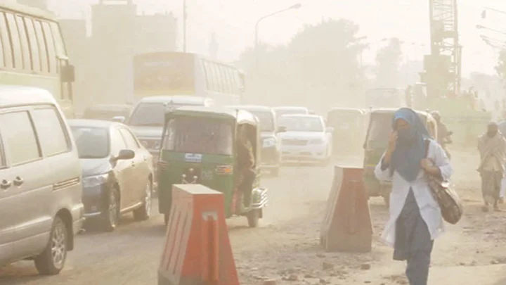 Dhaka's air unhealthy for sensitive groups