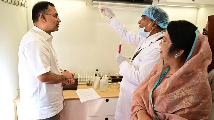 PM inspects food testing mobile laboratory amid anti-adulteration drive