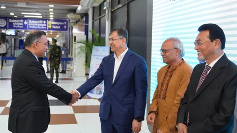 জাপান সফর শেষে দেশে ফিরেছেন প্রধানমন্ত্রী