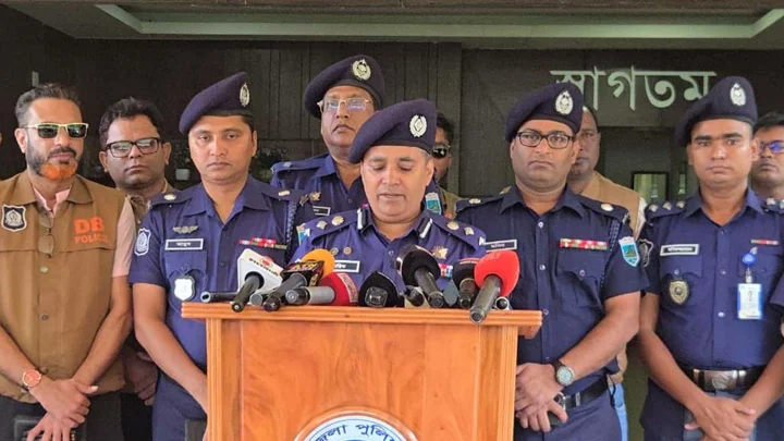 গ্রাহকদের টাকা জুয়ায় উড়িয়ে দেন ৩ ব্যাংক কর্মচারী, ছিনতাইয়ের নাটক