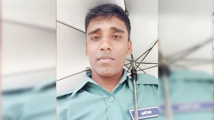 অভিযানের নামে ৪০ ভরি স্বর্ণ আত্মসাৎ, পুলিশ সদস্যসহ গ্রেপ্তার ২