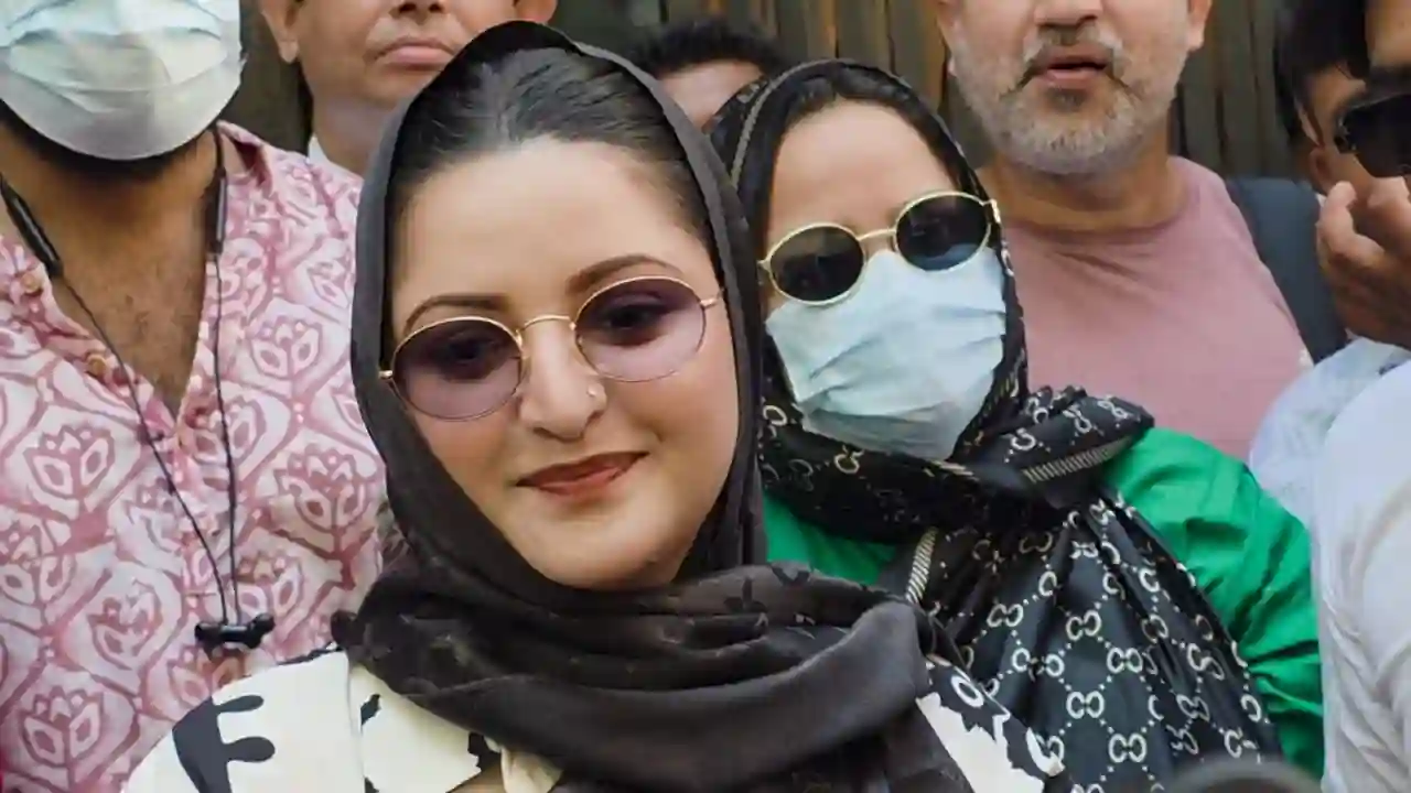 জ্যামে আটকে আদালতে যেতে দেরি পরীমণির, পেছাল জেরার দিন