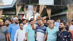 পটুয়াখালীতে যুবদলের নতুন কমিটিতে পদবঞ্চিতদের ঝাড়ু মিছিল