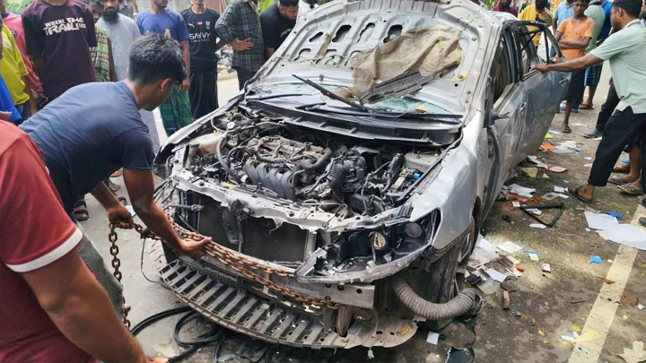 আহতদের উদ্ধার করতে গিয়ে প্রাইভেটকারচাপায় বৃদ্ধ নিহত