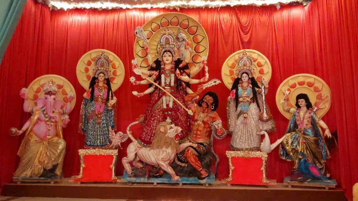 সুনামগঞ্জে ৪৪৫ মণ্ডপে চলছে দেবী বরণের প্রস্তুতি