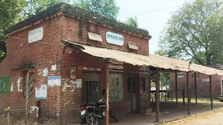অব্যবহৃত শতবর্ষী তিন রেলস্টেশন, আগাছায় ঢাকা কৃষি-অর্থনীতির সম্ভাবনা
