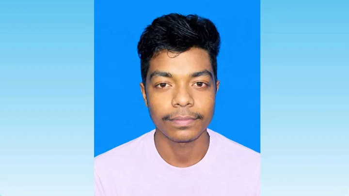 মরদেহ টানাটানি করছিল শিয়াল, স্যান্ডেল আর হাতঘড়িতে মিলল পরিচয়