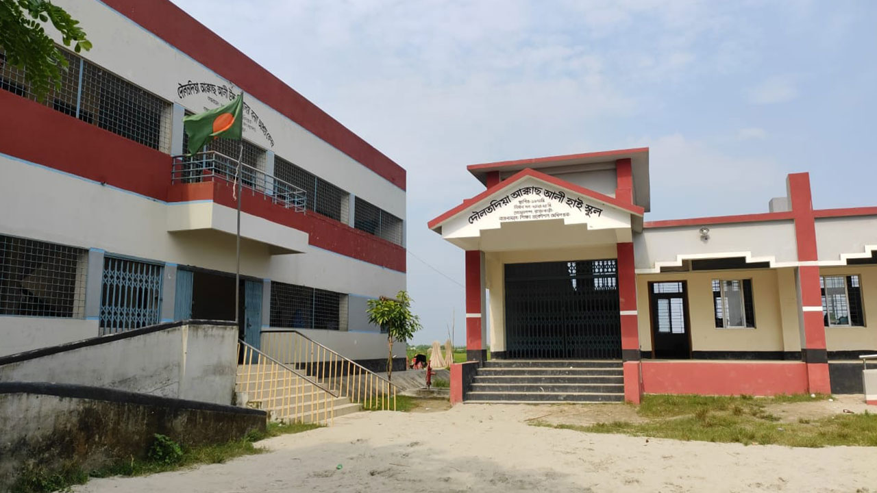 ৩২ শিক্ষার্থীর মধ্যে এসএসসিতে পাস মাত্র ১ জন