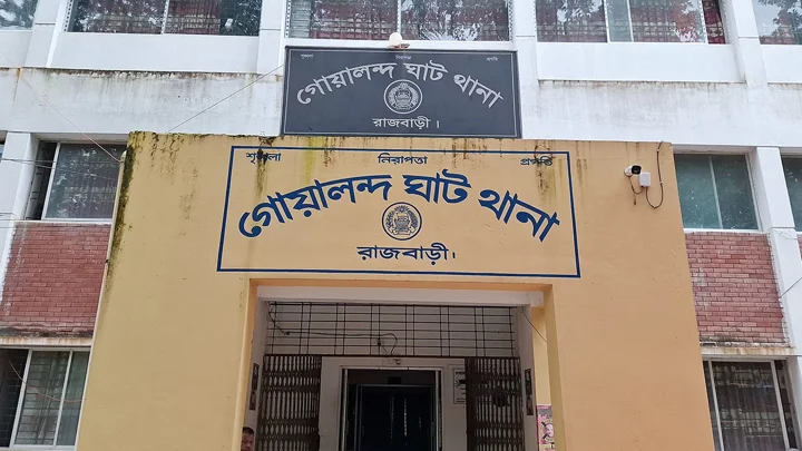 দৌলতদিয়ায় মারধরের শিকার যৌনকর্মীর মৃত্যু, যুবক গ্রেপ্তার