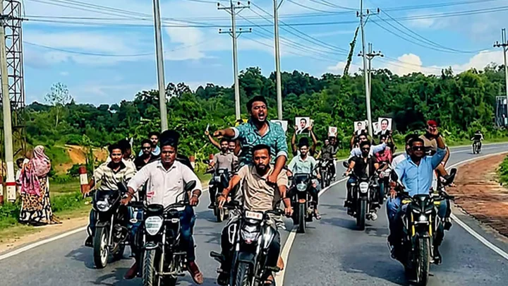 রামুতে ছাত্রলীগের ঝটিকা মিছিল, ৩১ জনের নামে মামলা
