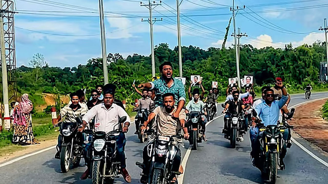 রামুতে ছাত্রলীগের ঝটিকা মিছিল, ৩১ জনের নামে মামলা