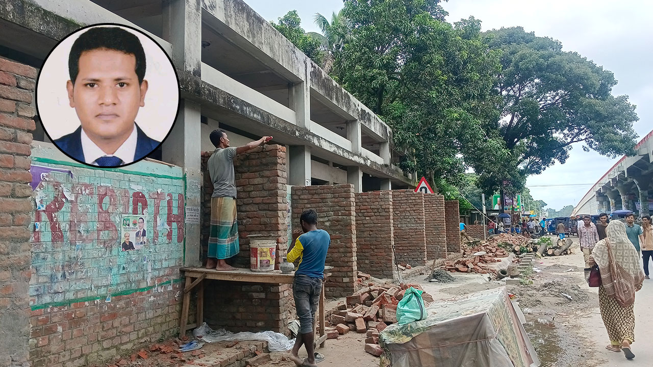 ফুটপাতে মার্কেট নির্মাণের অভিযোগ ইউএনওর বিরুদ্ধে