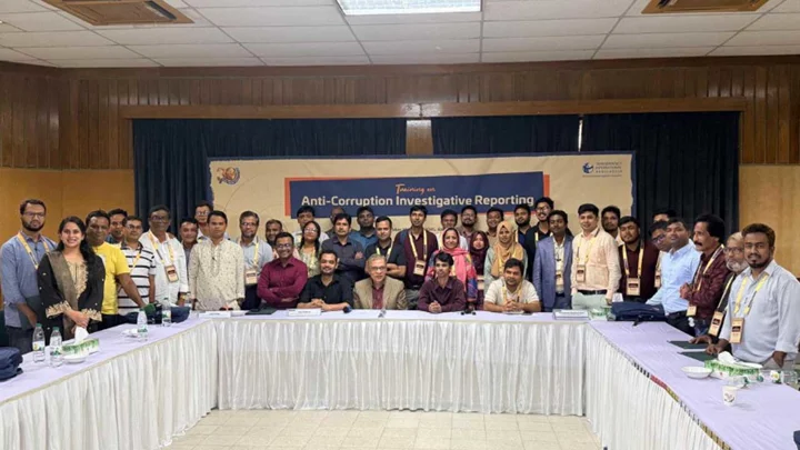 সাংবাদিকদের পেশাগত নিরাপত্তায় স্বাধীন গণমাধ্যম কমিশন গঠন জরুরি: ড. ইফতেখারুজ্জামান