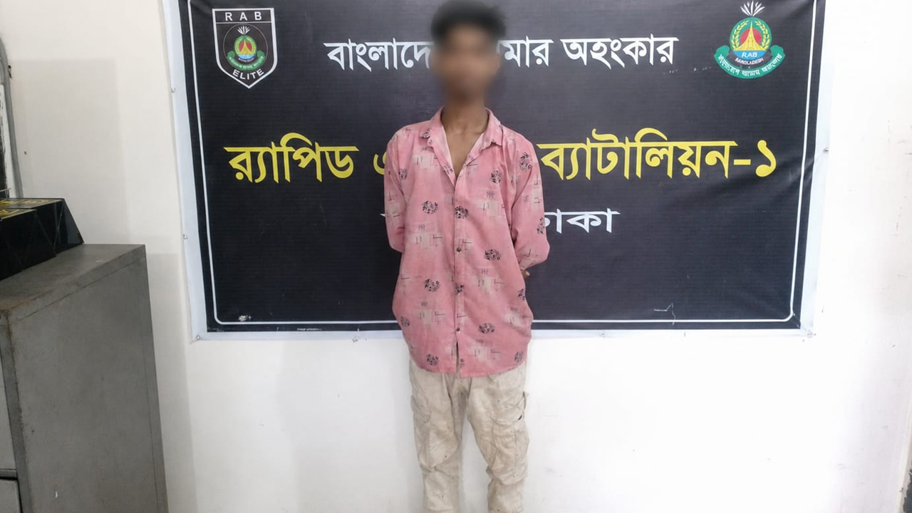 গুলশানে ৪৭ লাখ টাকার বিদেশি মদসহ পিকআপচালক গ্রেপ্তার