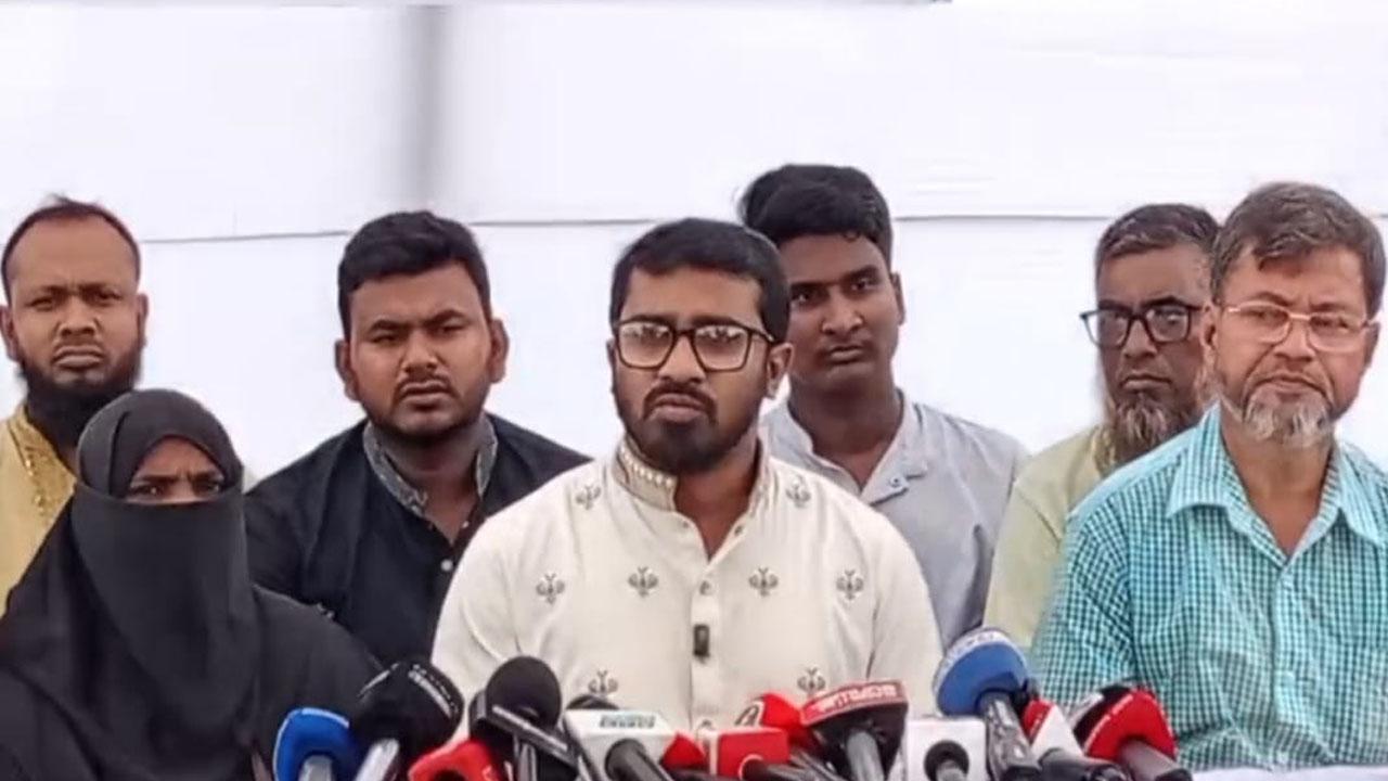আপনারা রাষ্ট্রের নয়, নিজেদের ভাগ্য পরিবর্তনের কাজ করেছেন: এনসিপি নেতাদের রাশেদ খান