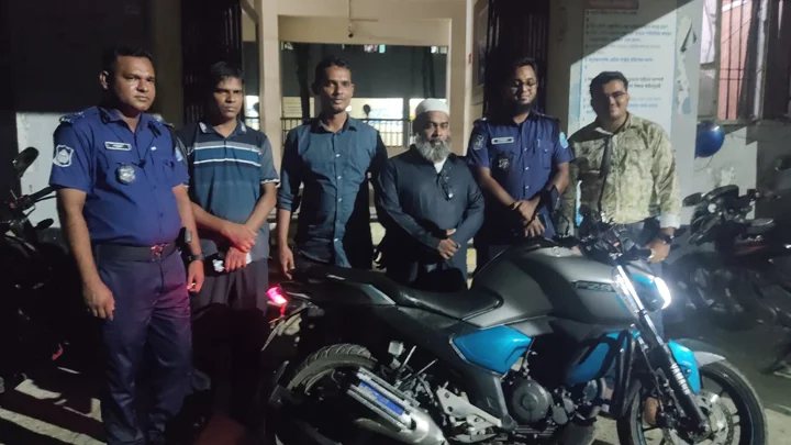 বরিশাল থেকে চুরি যাওয়া মোটরসাইকেল টুঙ্গিপাড়ায় উদ্ধার