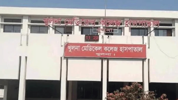 ডেঙ্গুর চাপে খুলনার হাসপাতালে ঠাঁই নেই