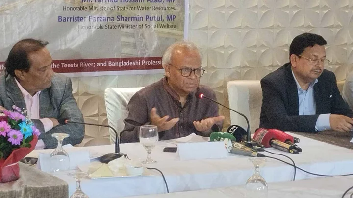 পানির ন্যায্য হিস্যা আদায়ে নরম সুরে কথা বললে চলবে না: রিজভী