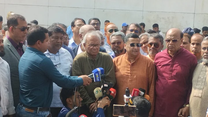 প্রবাসে থেকেও দেশের মানুষের পাশে থেকেছেন তারেক রহমান: রিজভী