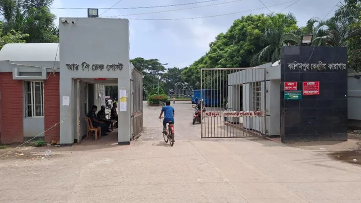 কাশিমপুর কারাগারে বন্দি মায়ের সঙ্গে বেড়ে উঠছে ৬২ শিশু