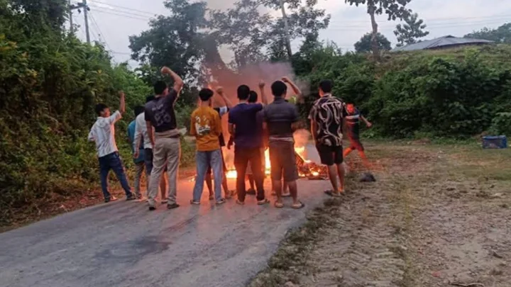 বন্ধ সাজেক সড়ক, বিপাকে পর্যটকরা
