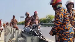 এক্সপ্রেসওয়েতে বাসের ধাক্কায় মোটরসাইকেল আরোহী নিহত