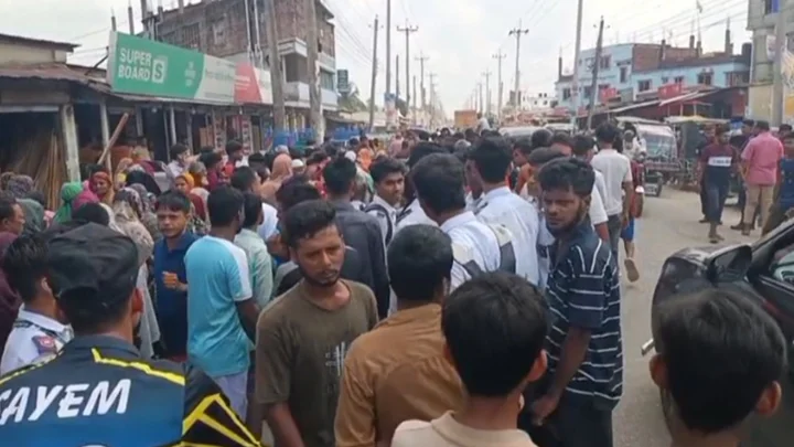 ময়মনসিংহে অটোরিকশা থেকে ছিটকে পড়ে শিক্ষক নিহত