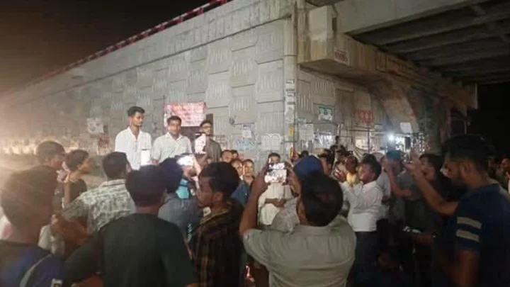 ইউএনও-ডিসি অপসারণের দাবিতে ছাত্রদলের সড়ক অবরোধ