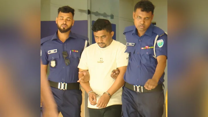 দুবাই পালানোর সময় ‘ক্যাসিনো সম্রাট’ রুবেল গ্রেপ্তার