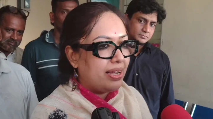 দেশ ছাড়ার ও ফেরার অধিকার সবার আছে: শেখ হাসিনা প্রসঙ্গে রুমিন ফারহানা