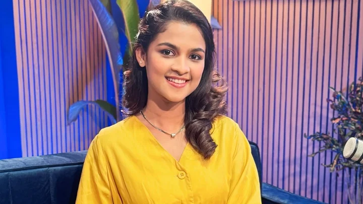 অশিক্ষিত ও চাঁদাবাজ দিয়ে দেশটা ভরে গেছে: সাদিয়া
