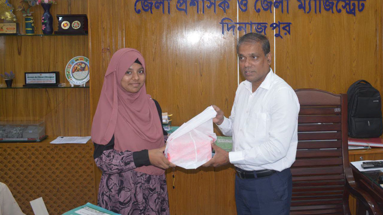 ডিসির দেওয়া রুটিনে পড়ে জিপিএ-৫ পেল সাদিয়া