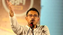 ‘যে সরকার বিমানবন্দরে ট্রলি সামলাতে পারে না, তারা ৫ বছর রাষ্ট্র চালাবে কীভাবে’