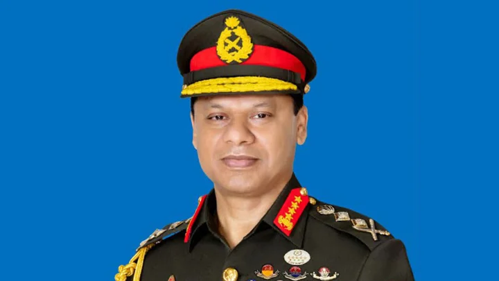 দুর্নীতির অভিযোগে সাবেক সেনাপ্রধান শফিউদ্দিনকে দুদকে তলব