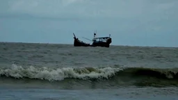 বঙ্গোপসাগরে ট্রলারডুবি: এখনও নিখোঁজ ৫ জেলে
