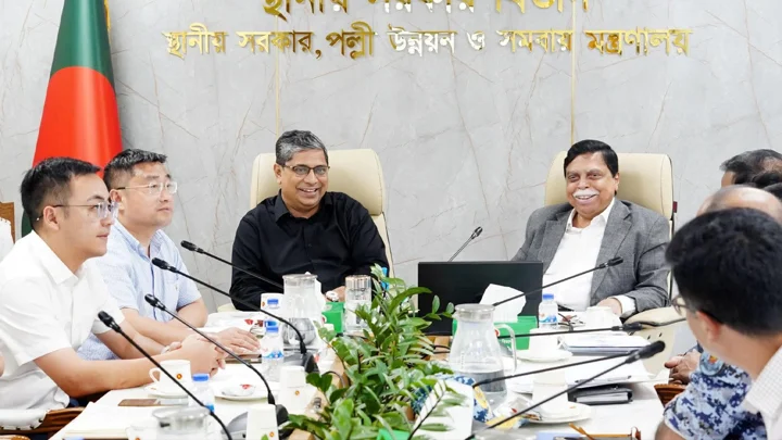 বর্জ্য থেকে ৪৫ মেগাওয়াট বিদ্যুৎ উৎপাদনে চীনা প্রতিষ্ঠানের সঙ্গে প্রতিমন্ত্রীর বৈঠক