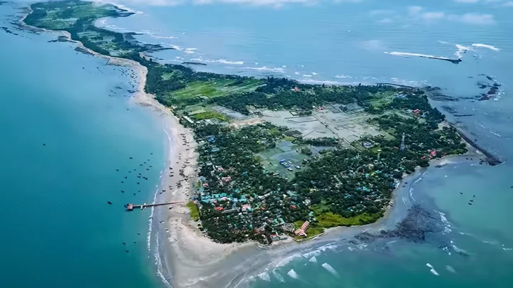সেন্টমার্টিনে দিনে যেতে পারবেন যতজন