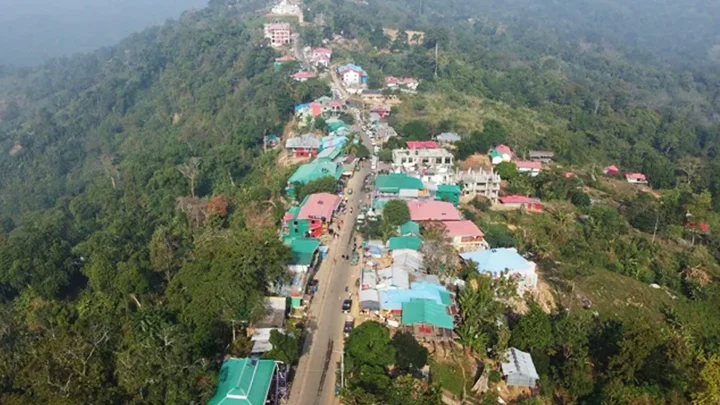 সাজেকে ফের সড়ক অবরোধ, পর্যটকদের এলাকা ছাড়ার অনুরোধ